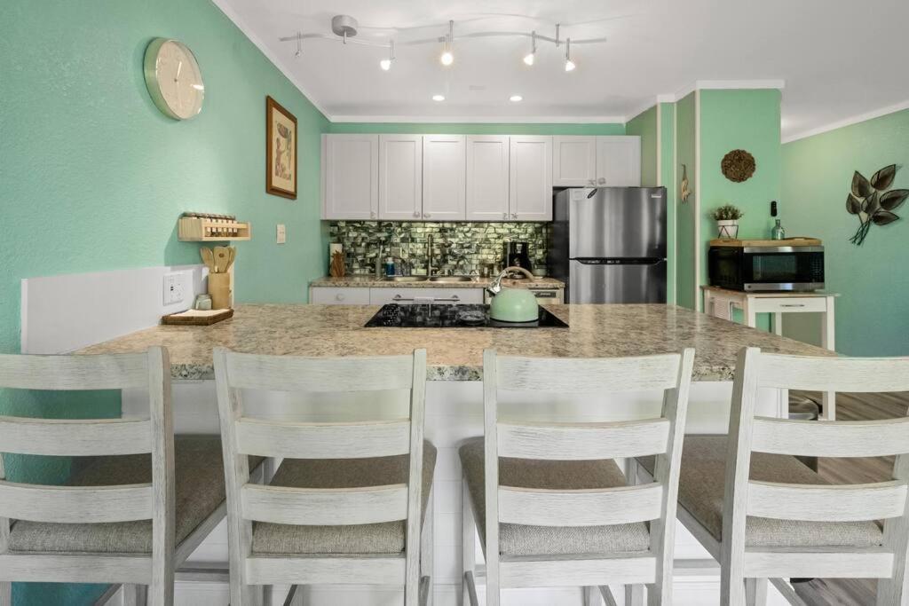 Oceanfront With Aircon-Hear The Waves-Amazing Views-Wifi Apartment Lahaina Luaran gambar